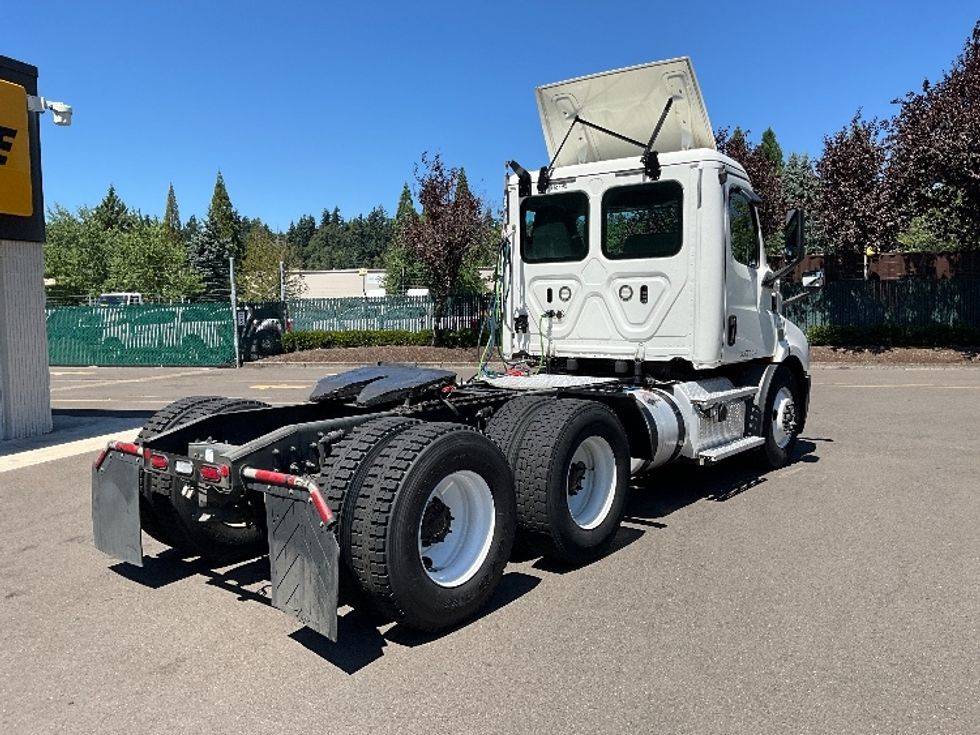 Day Cab Tractor-Heavy Duty Tractors-Freightliner-2020-T11664ST-Portland-OR-349,360\n\t\tmiles-$ 51,000 - Image 7