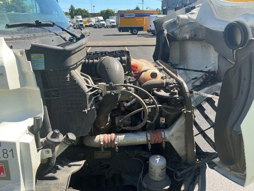 2020 Freightliner Cascadia 116" Day cab photo 14