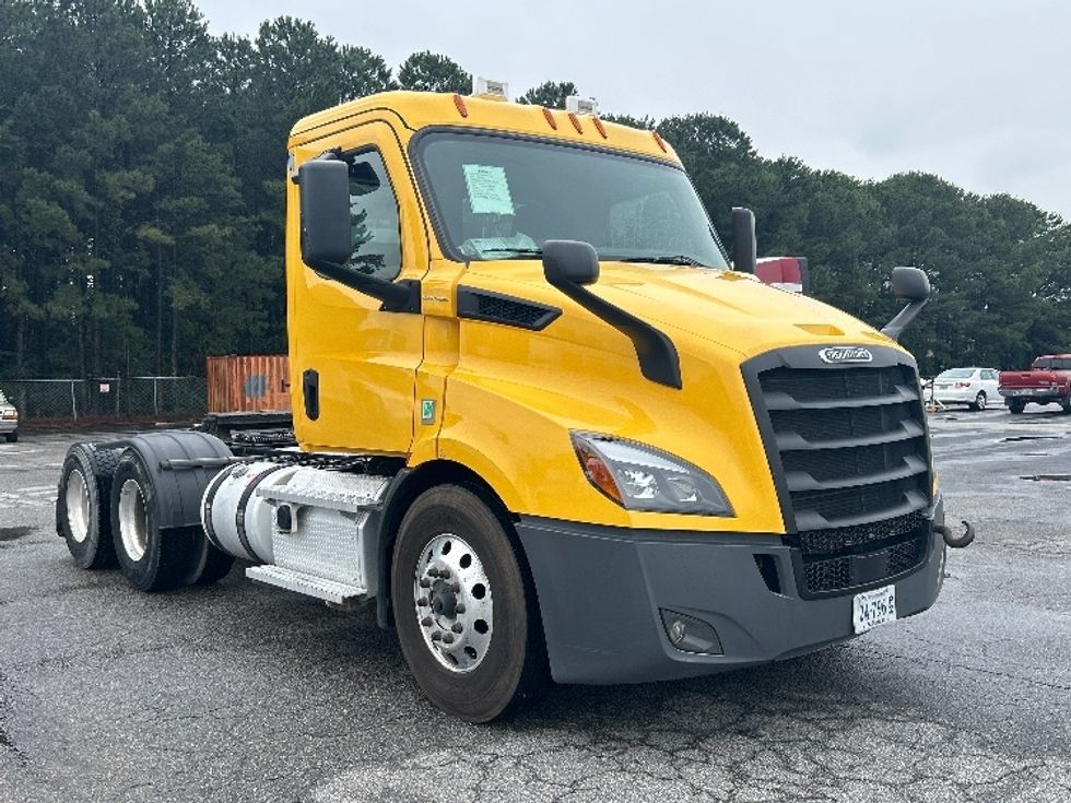 Day Cab Tractor-Heavy Duty Tractors-Freightliner-2020-T11664ST-Prince George-VA-236,614\n\t\tmiles-$ 55,500 - Image 1