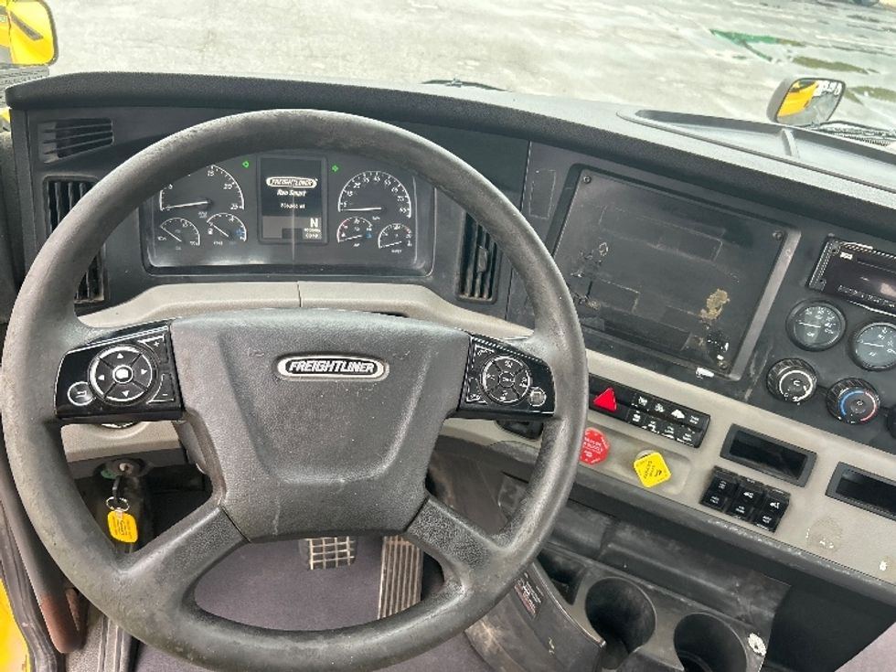 Day Cab Tractor-Heavy Duty Tractors-Freightliner-2020-T11664ST-Prince George-VA-236,614\n\t\tmiles-$ 55,500 - Image 10