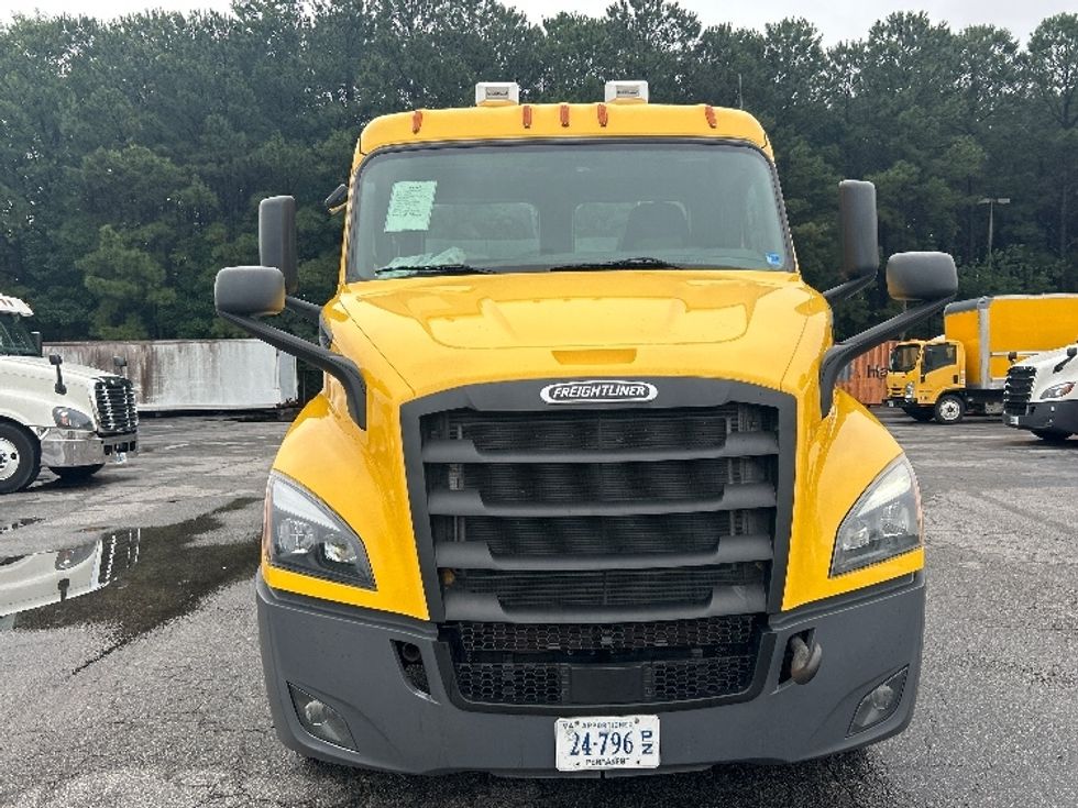 Day Cab Tractor-Heavy Duty Tractors-Freightliner-2020-T11664ST-Prince George-VA-236,614\n\t\tmiles-$ 55,500 - Image 2