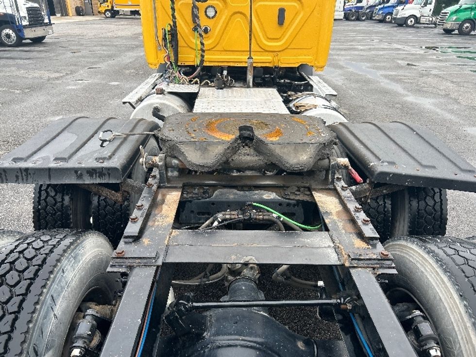 Day Cab Tractor-Heavy Duty Tractors-Freightliner-2020-T11664ST-Prince George-VA-236,614\n\t\tmiles-$ 55,500 - Image 6