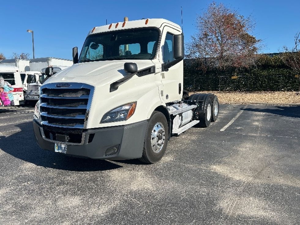 Day Cab Tractor-Heavy Duty Tractors-Freightliner-2020-T11664ST-Prince George-VA-493,802\n\t\tmiles-$ 43,000 - Image 3