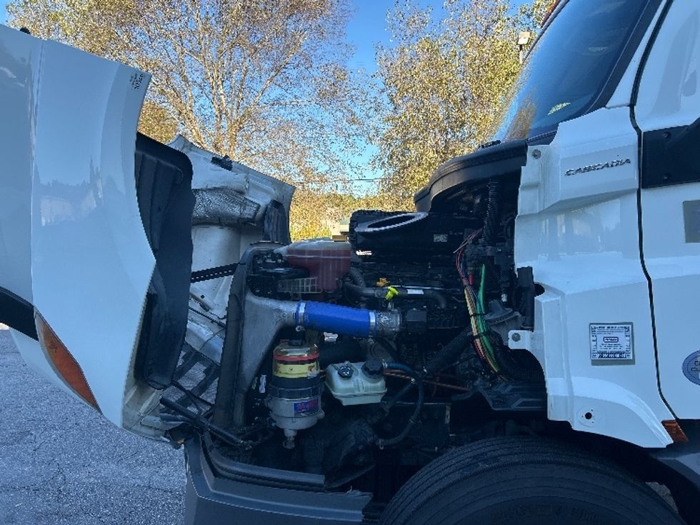 Day Cab Tractor-Heavy Duty Tractors-Freightliner-2020-T11664ST-Prince George-VA-644,013\n\t\tmiles-$ 29,500 - Image 16