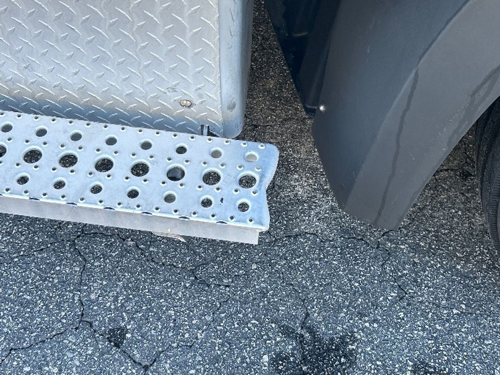 Day Cab Tractor-Heavy Duty Tractors-Freightliner-2020-T11664ST-Prince George-VA-644,013\n\t\tmiles-$ 29,500 - Image 18