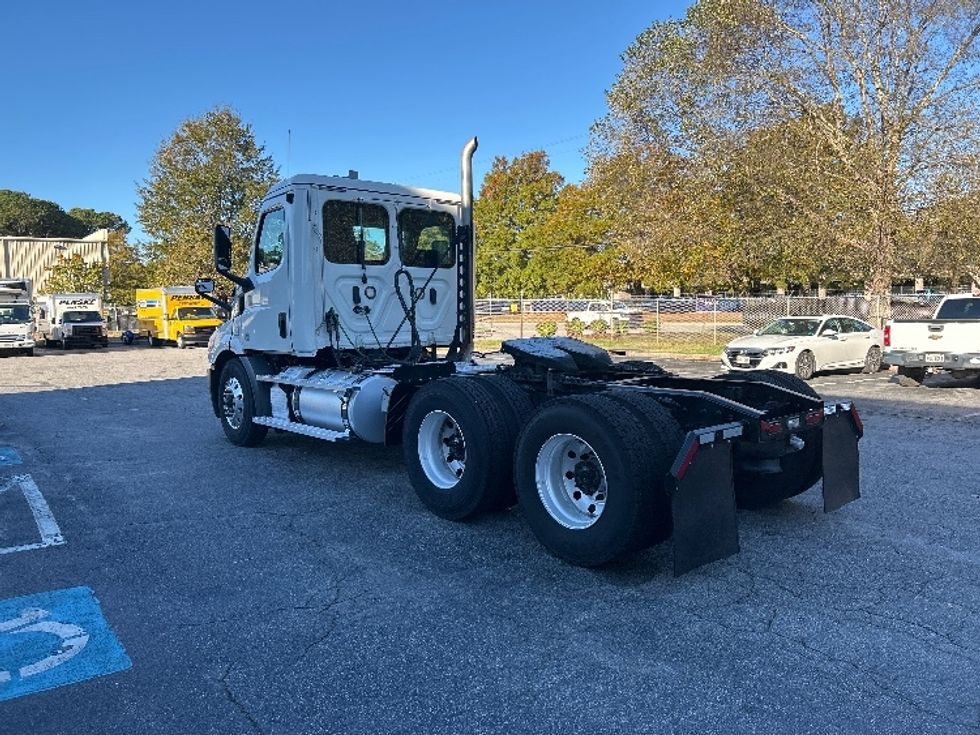 Day Cab Tractor-Heavy Duty Tractors-Freightliner-2020-T11664ST-Prince George-VA-644,013\n\t\tmiles-$ 29,500 - Image 5