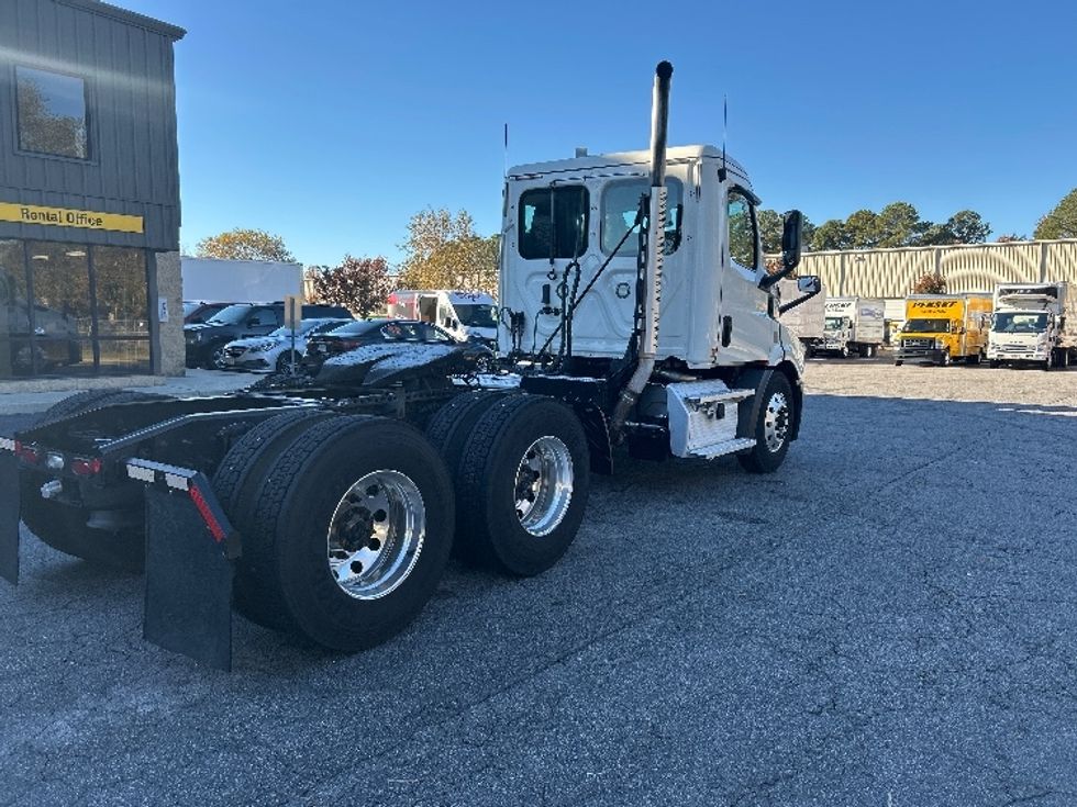 Day Cab Tractor-Heavy Duty Tractors-Freightliner-2020-T11664ST-Prince George-VA-644,013\n\t\tmiles-$ 29,500 - Image 7