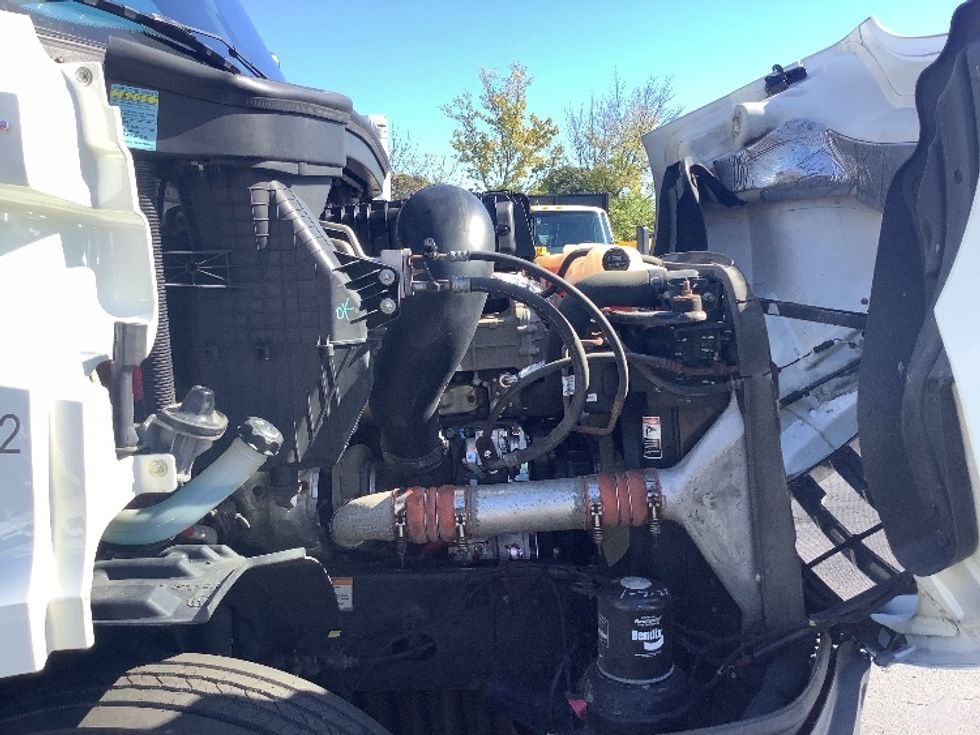 Day Cab Tractor-Heavy Duty Tractors-Freightliner-2020-T11664ST-Reading-PA-480,109\n\t\tmiles-$ 39,000 - Image 15