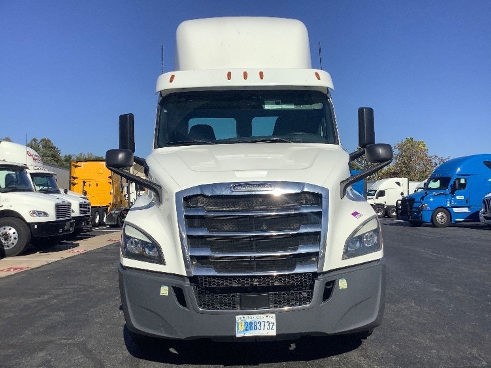 Day Cab Tractor-Heavy Duty Tractors-Freightliner-2020-T11664ST-Reading-PA-480,109\n\t\tmiles-$ 39,000 - Image 2