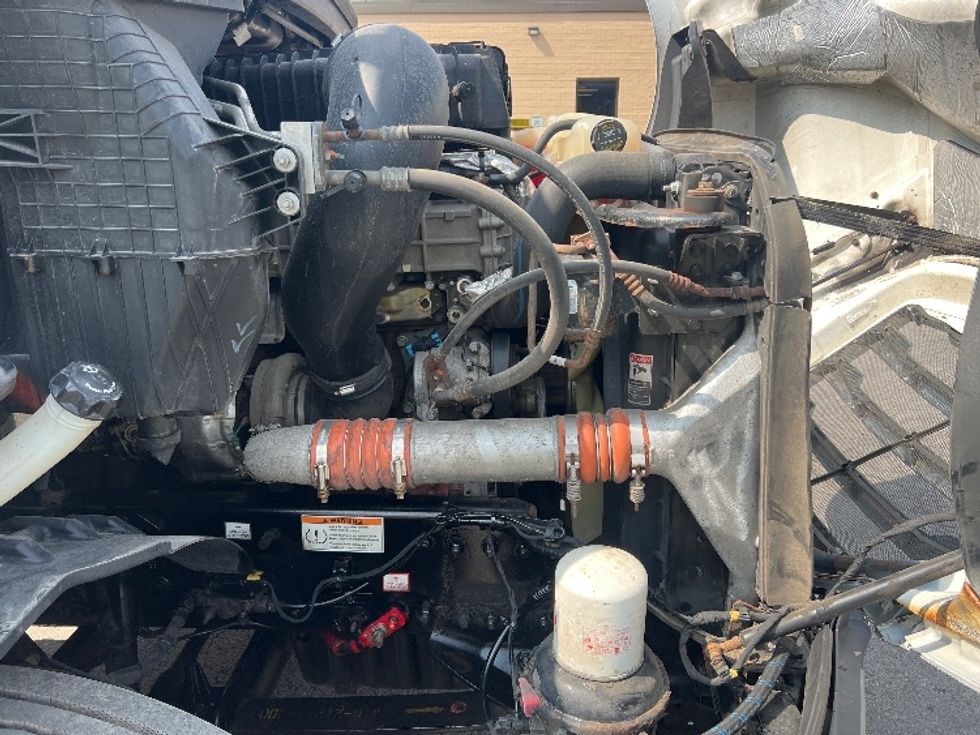 Day Cab Tractor-Heavy Duty Tractors-Freightliner-2020-T11664ST-Rochester-NY-418,061\n\t\tmiles-$ 40,500 - Image 15
