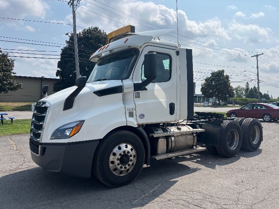 Day Cab Tractor-Heavy Duty Tractors-Freightliner-2020-T11664ST-Rochester-NY-418,061\n\t\tmiles-$ 40,500 - Image 3