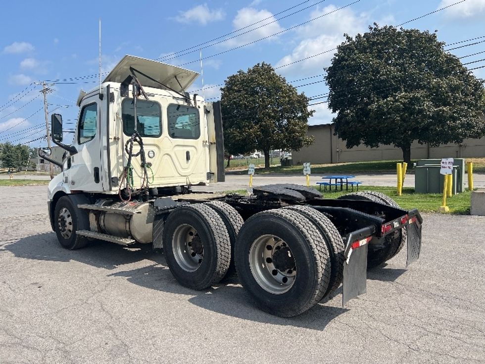 Day Cab Tractor-Heavy Duty Tractors-Freightliner-2020-T11664ST-Rochester-NY-418,061\n\t\tmiles-$ 40,500 - Image 5