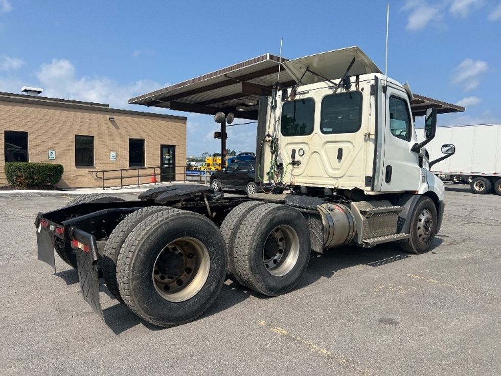 Day Cab Tractor-Heavy Duty Tractors-Freightliner-2020-T11664ST-Rochester-NY-418,061\n\t\tmiles-$ 40,500 - Image 7
