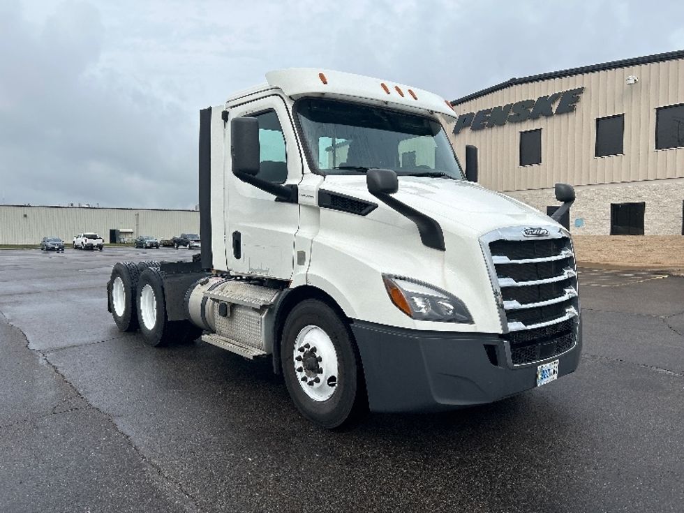 Day Cab Tractor-Heavy Duty Tractors-Freightliner-2020-T11664ST-Rothschild-WI-235,399\n\t\tmiles-$ 53,250 - Image 1
