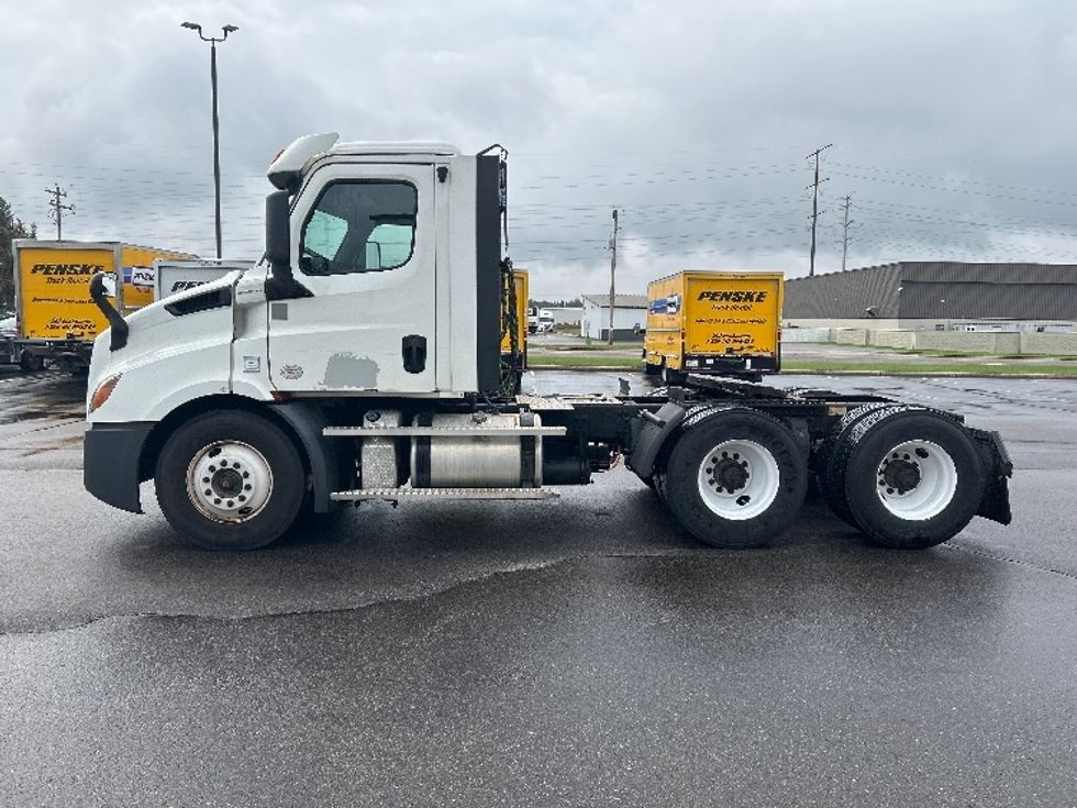 Day Cab Tractor-Heavy Duty Tractors-Freightliner-2020-T11664ST-Rothschild-WI-235,399\n\t\tmiles-$ 53,250 - Image 4