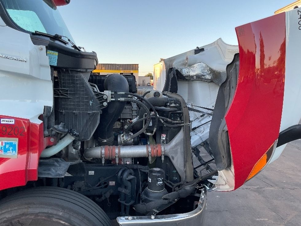 Day Cab Tractor-Heavy Duty Tractors-Freightliner-2020-T11664ST-Sacramento-CA-221,592\n\t\tmiles-$ 64,250 - Image 15