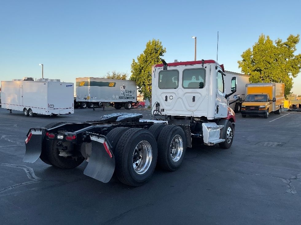 Day Cab Tractor-Heavy Duty Tractors-Freightliner-2020-T11664ST-Sacramento-CA-221,592\n\t\tmiles-$ 64,250 - Image 7