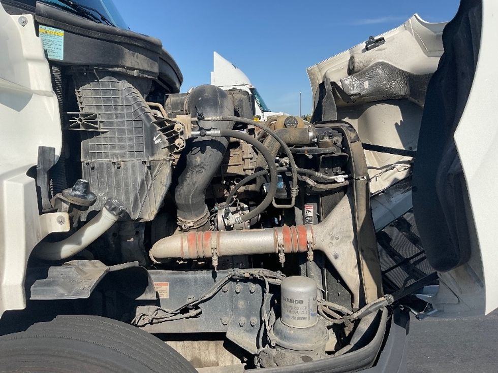 Day Cab Tractor-Heavy Duty Tractors-Freightliner-2020-T11664ST-Sacramento-CA-435,132\n\t\tmiles-$ 49,750 - Image 15