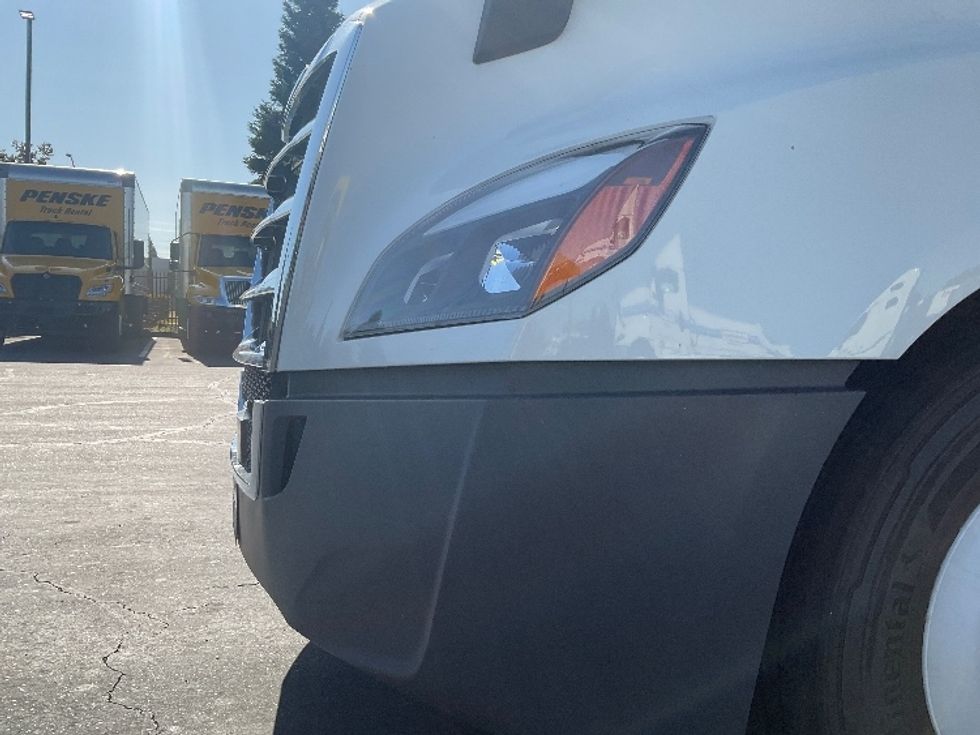 Day Cab Tractor-Heavy Duty Tractors-Freightliner-2020-T11664ST-Sacramento-CA-435,132\n\t\tmiles-$ 49,750 - Image 20