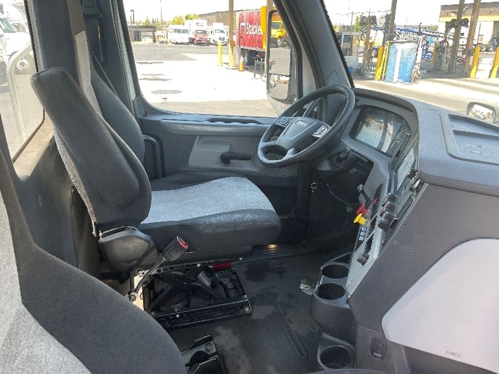 Day Cab Tractor-Heavy Duty Tractors-Freightliner-2020-T11664ST-Sacramento-CA-450,830\n\t\tmiles-$ 48,250 - Image 14