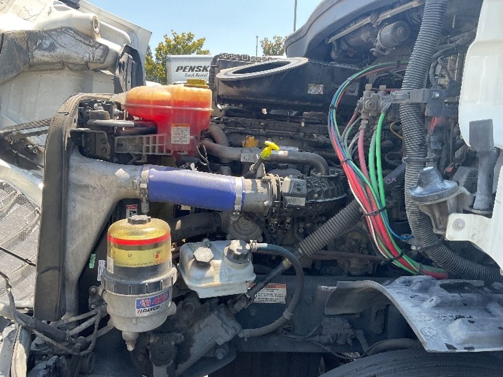 Day Cab Tractor-Heavy Duty Tractors-Freightliner-2020-T11664ST-Sacramento-CA-450,830\n\t\tmiles-$ 48,250 - Image 16