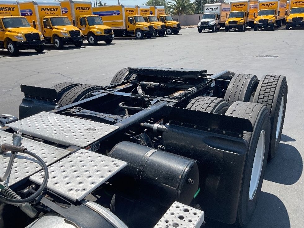 Day Cab Tractor-Heavy Duty Tractors-Freightliner-2020-T11664ST-Sacramento-CA-450,830\n\t\tmiles-$ 48,250 - Image 17