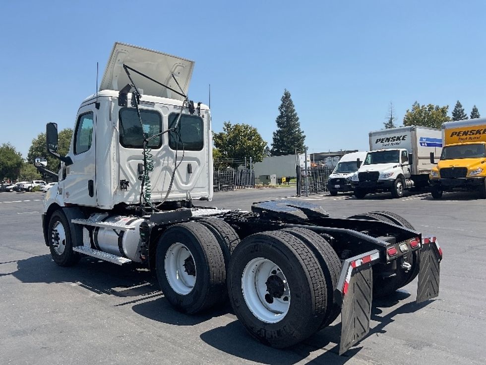 Day Cab Tractor-Heavy Duty Tractors-Freightliner-2020-T11664ST-Sacramento-CA-450,830\n\t\tmiles-$ 48,250 - Image 7