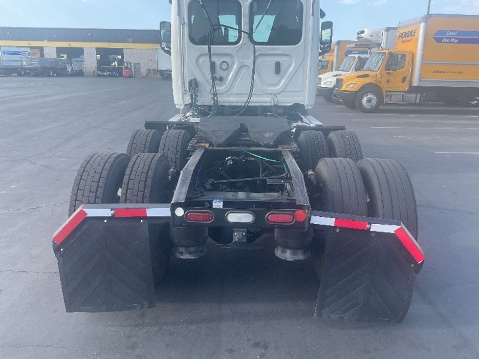 Day Cab Tractor-Heavy Duty Tractors-Freightliner-2020-T11664ST-Sacramento-CA-458,222\n\t\tmiles-$ 47,750 - Image 6