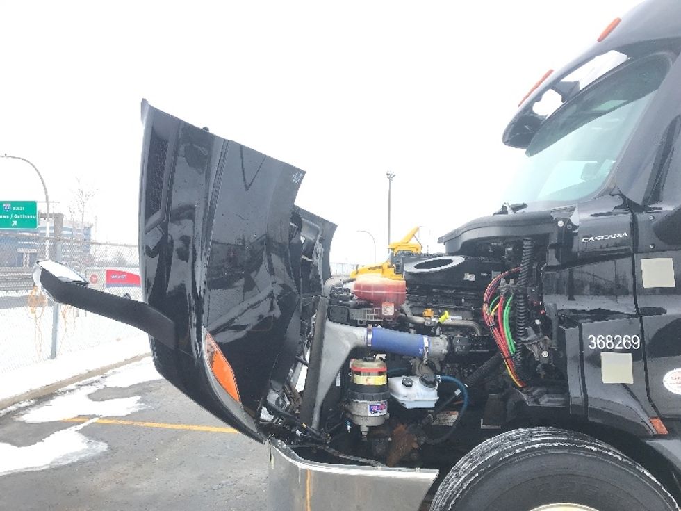 Day Cab Tractor-Heavy Duty Tractors-Freightliner-2020-T11664ST-Saint Laurent-PQ-139,554\n\t\tkm-$ 76,000 - Image 16