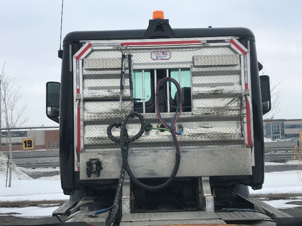 Day Cab Tractor-Heavy Duty Tractors-Freightliner-2020-T11664ST-Saint Laurent-PQ-139,554\n\t\tkm-$ 76,000 - Image 17