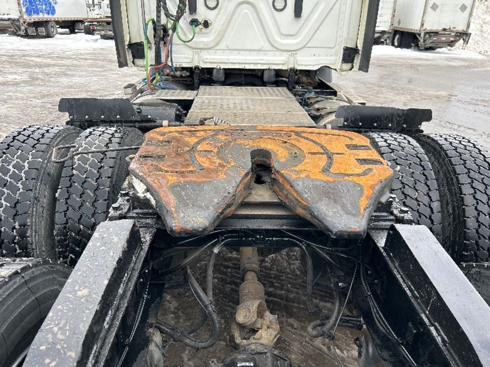 Day Cab Tractor-Heavy Duty Tractors-Freightliner-2020-T11664ST-Saint Laurent-PQ-324,679\n\t\tkm-$ 71,250 - Image 6