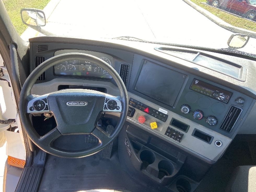 Day Cab Tractor-Heavy Duty Tractors-Freightliner-2020-T11664ST-San Antonio-TX-158,422\n\t\tmiles-$ 66,500 - Image 11