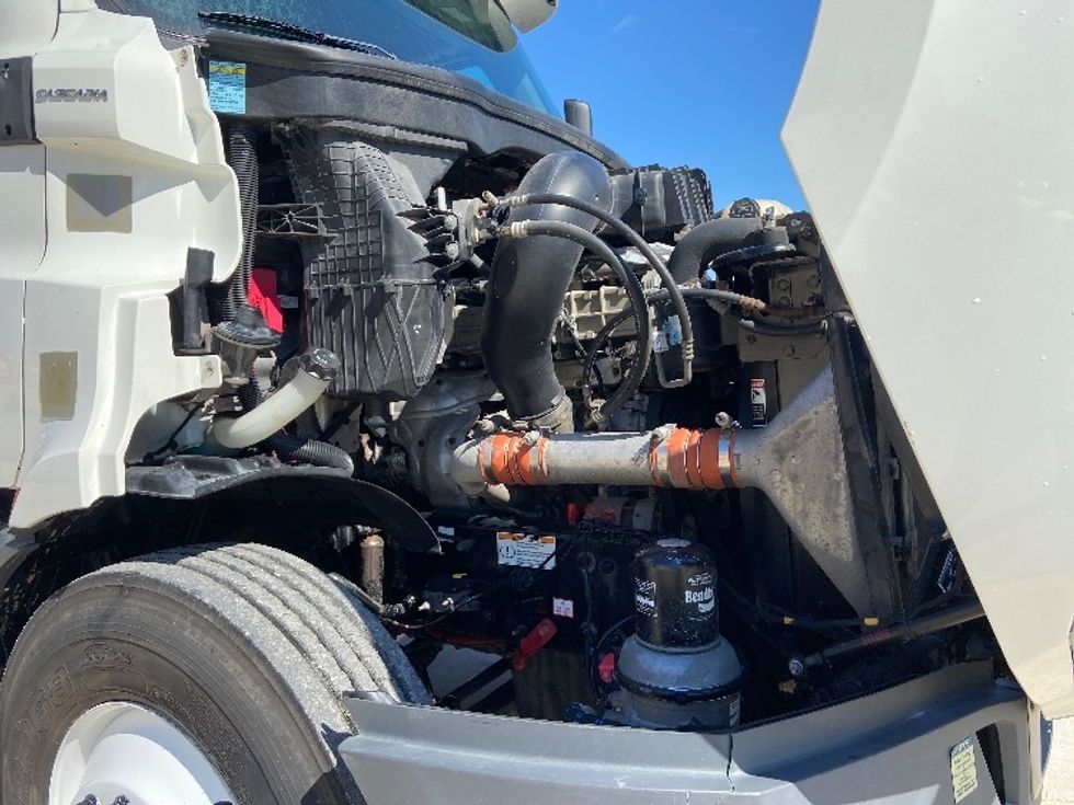 Day Cab Tractor-Heavy Duty Tractors-Freightliner-2020-T11664ST-San Antonio-TX-158,422\n\t\tmiles-$ 66,500 - Image 16