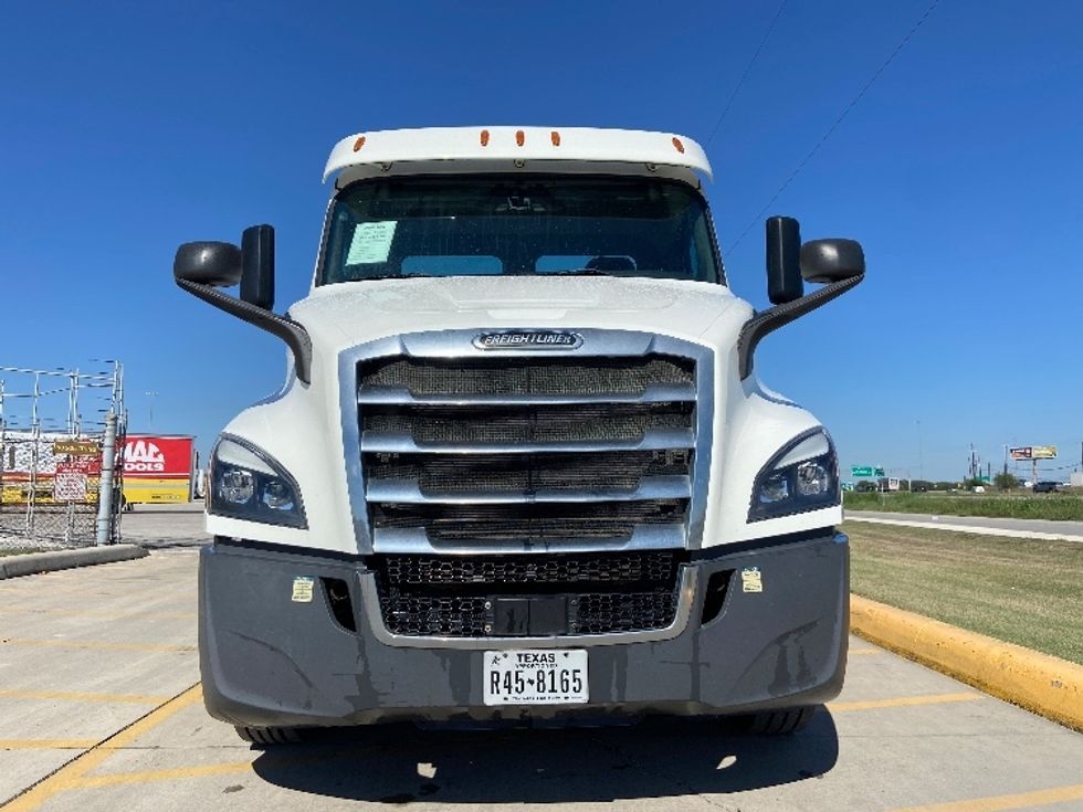 Day Cab Tractor-Heavy Duty Tractors-Freightliner-2020-T11664ST-San Antonio-TX-158,422\n\t\tmiles-$ 66,500 - Image 2