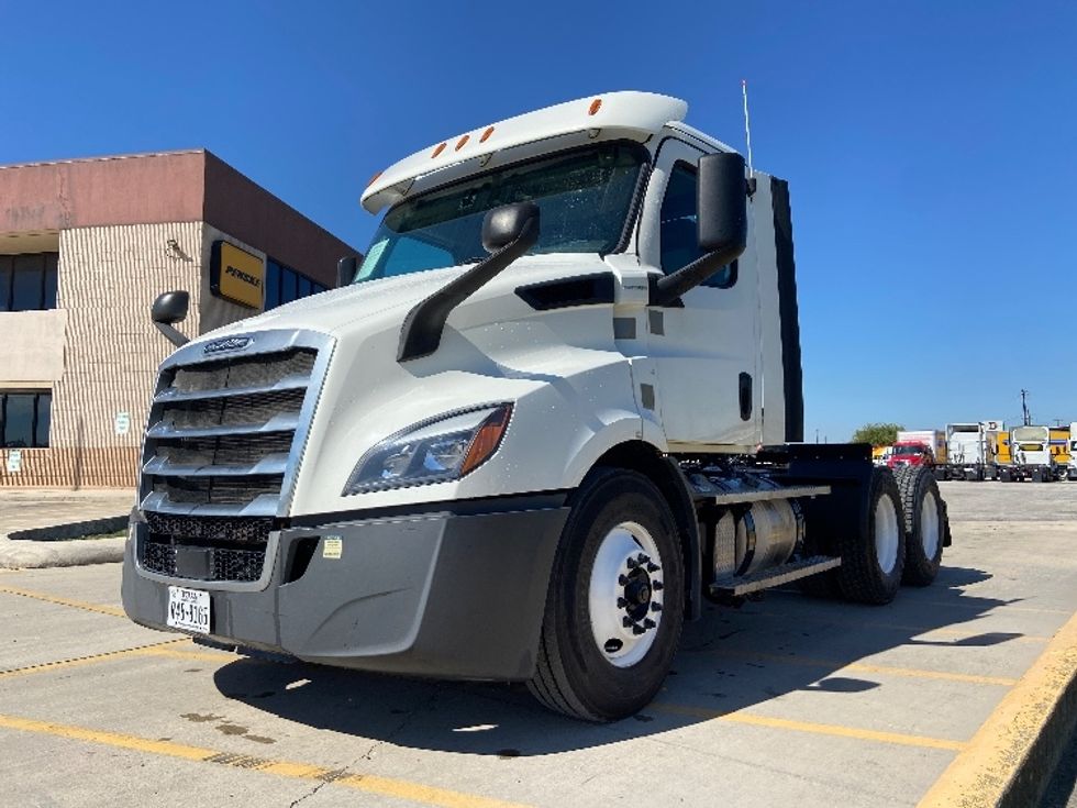 Day Cab Tractor-Heavy Duty Tractors-Freightliner-2020-T11664ST-San Antonio-TX-158,422\n\t\tmiles-$ 66,500 - Image 3