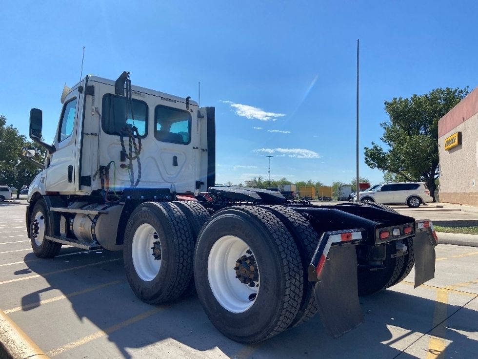 Day Cab Tractor-Heavy Duty Tractors-Freightliner-2020-T11664ST-San Antonio-TX-158,422\n\t\tmiles-$ 66,500 - Image 5