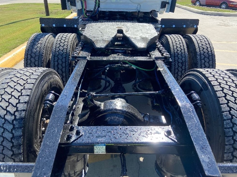 Day Cab Tractor-Heavy Duty Tractors-Freightliner-2020-T11664ST-San Antonio-TX-158,422\n\t\tmiles-$ 66,500 - Image 6