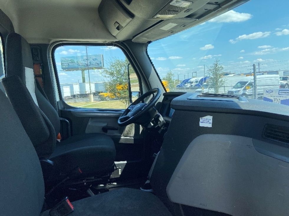 Day Cab Tractor-Heavy Duty Tractors-Freightliner-2020-T11664ST-San Antonio-TX-190,510\n\t\tmiles-$ 61,750 - Image 14