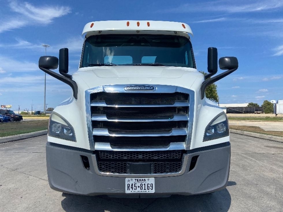 Day Cab Tractor-Heavy Duty Tractors-Freightliner-2020-T11664ST-San Antonio-TX-190,510\n\t\tmiles-$ 61,750 - Image 2