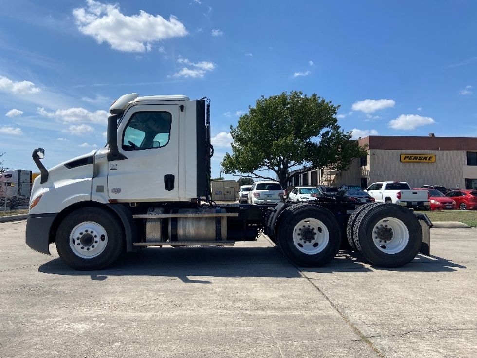 Day Cab Tractor-Heavy Duty Tractors-Freightliner-2020-T11664ST-San Antonio-TX-190,510\n\t\tmiles-$ 61,750 - Image 4