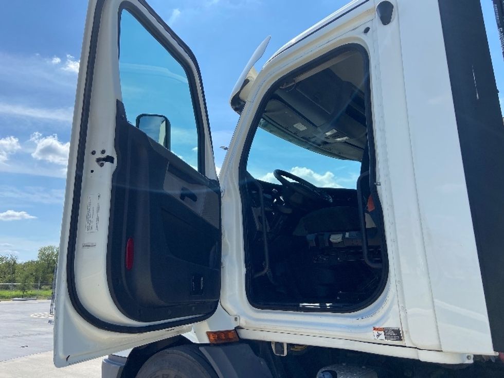 Day Cab Tractor-Heavy Duty Tractors-Freightliner-2020-T11664ST-San Antonio-TX-190,510\n\t\tmiles-$ 61,750 - Image 9