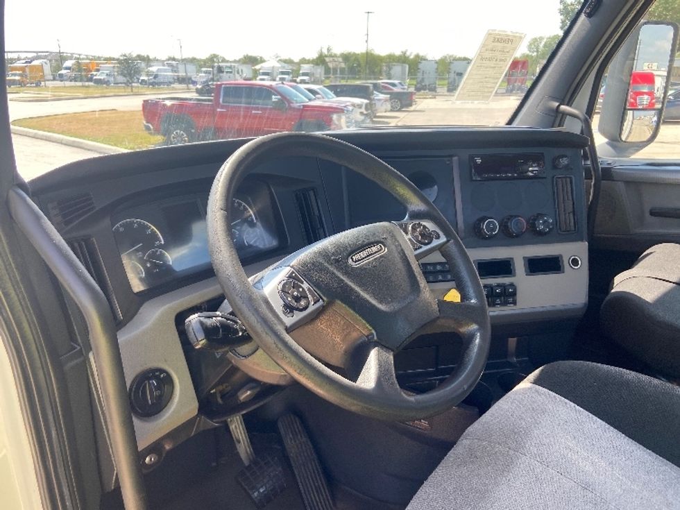Day Cab Tractor-Heavy Duty Tractors-Freightliner-2020-T11664ST-San Antonio-TX-225,311\n\t\tmiles-$ 62,750 - Image 10