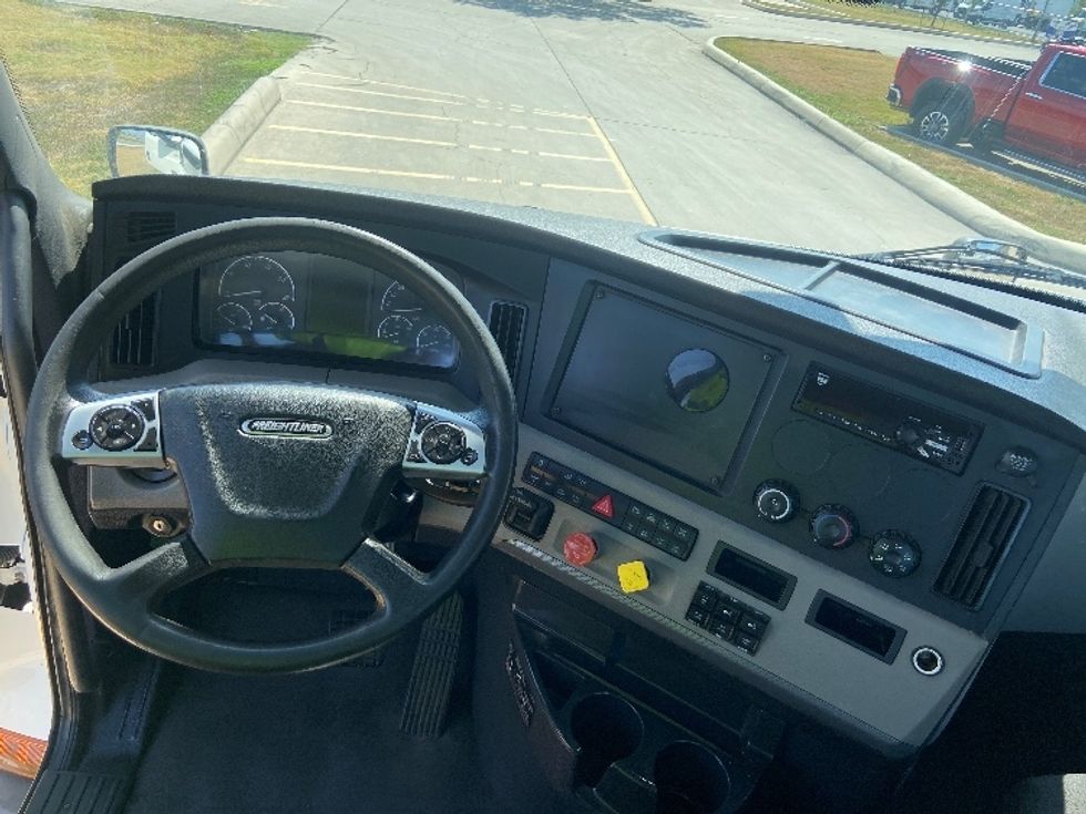Day Cab Tractor-Heavy Duty Tractors-Freightliner-2020-T11664ST-San Antonio-TX-225,311\n\t\tmiles-$ 62,750 - Image 11