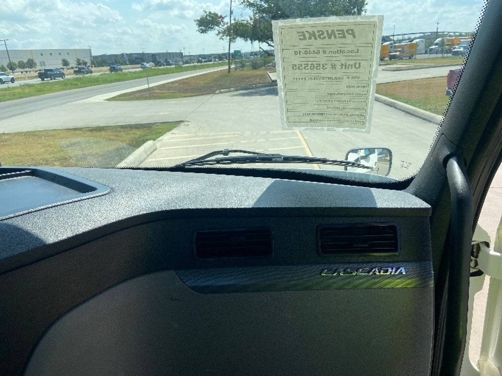 Day Cab Tractor-Heavy Duty Tractors-Freightliner-2020-T11664ST-San Antonio-TX-225,311\n\t\tmiles-$ 62,750 - Image 13