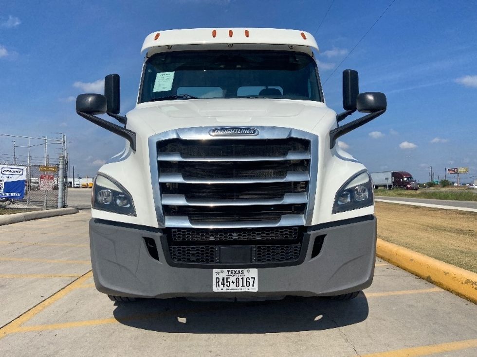 Day Cab Tractor-Heavy Duty Tractors-Freightliner-2020-T11664ST-San Antonio-TX-225,311\n\t\tmiles-$ 62,750 - Image 2