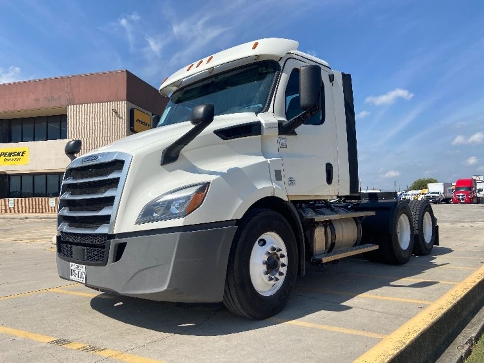 Day Cab Tractor-Heavy Duty Tractors-Freightliner-2020-T11664ST-San Antonio-TX-225,311\n\t\tmiles-$ 62,750 - Image 3