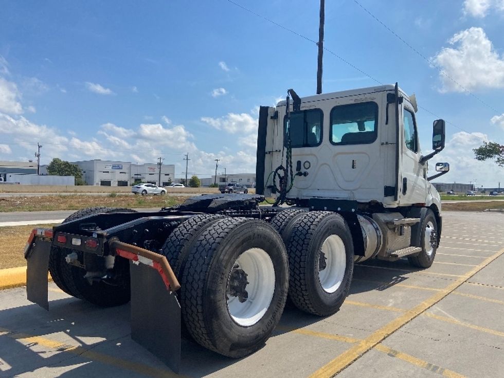 Day Cab Tractor-Heavy Duty Tractors-Freightliner-2020-T11664ST-San Antonio-TX-225,311\n\t\tmiles-$ 62,750 - Image 7