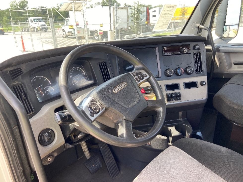 Day Cab Tractor-Heavy Duty Tractors-Freightliner-2020-T11664ST-San Antonio-TX-238,236\n\t\tmiles-$ 59,000 - Image 10