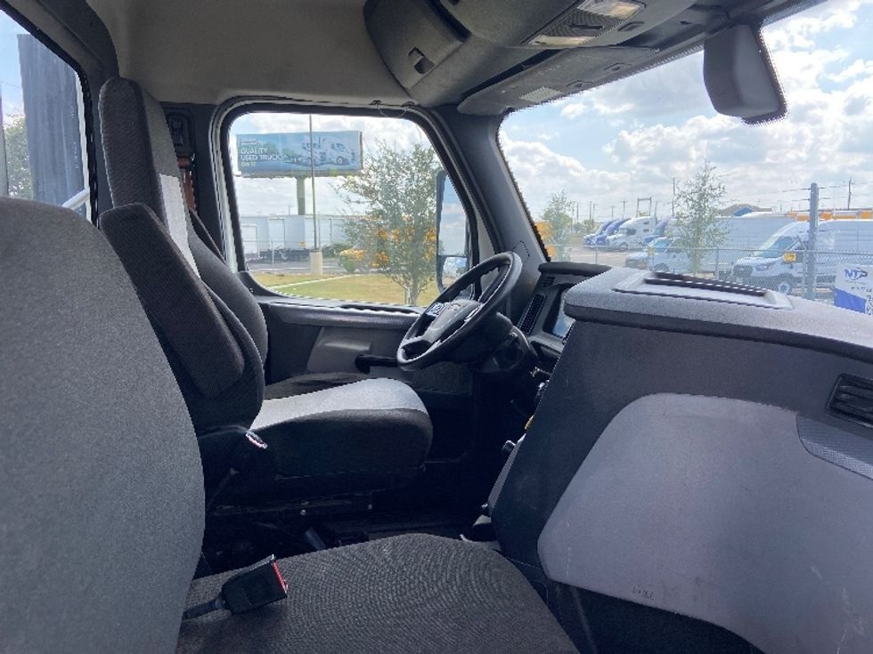 Day Cab Tractor-Heavy Duty Tractors-Freightliner-2020-T11664ST-San Antonio-TX-238,236\n\t\tmiles-$ 59,000 - Image 14