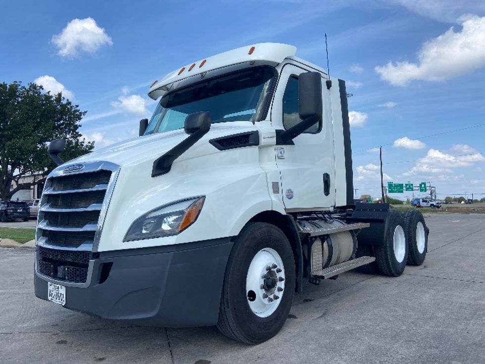 Day Cab Tractor-Heavy Duty Tractors-Freightliner-2020-T11664ST-San Antonio-TX-238,236\n\t\tmiles-$ 59,000 - Image 3